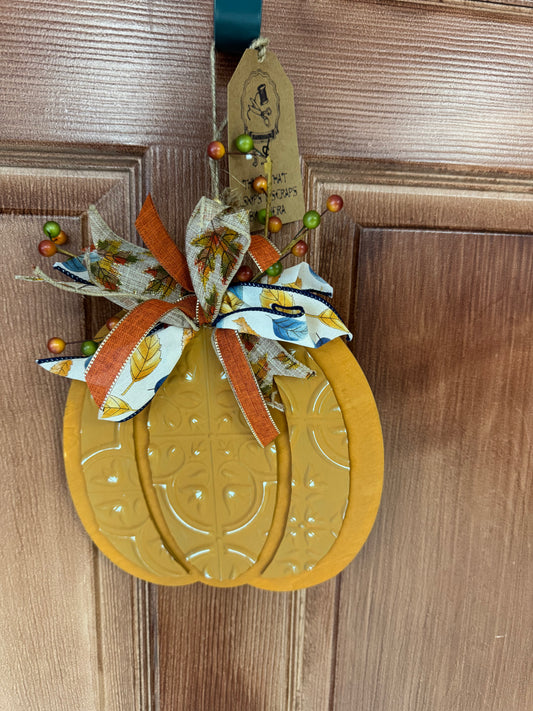 Rustic Embossed Pumpkin Wall Décor