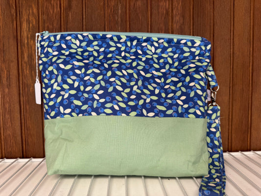 Small Zip Tote – Appalachian Made Blueberry Leaf Design